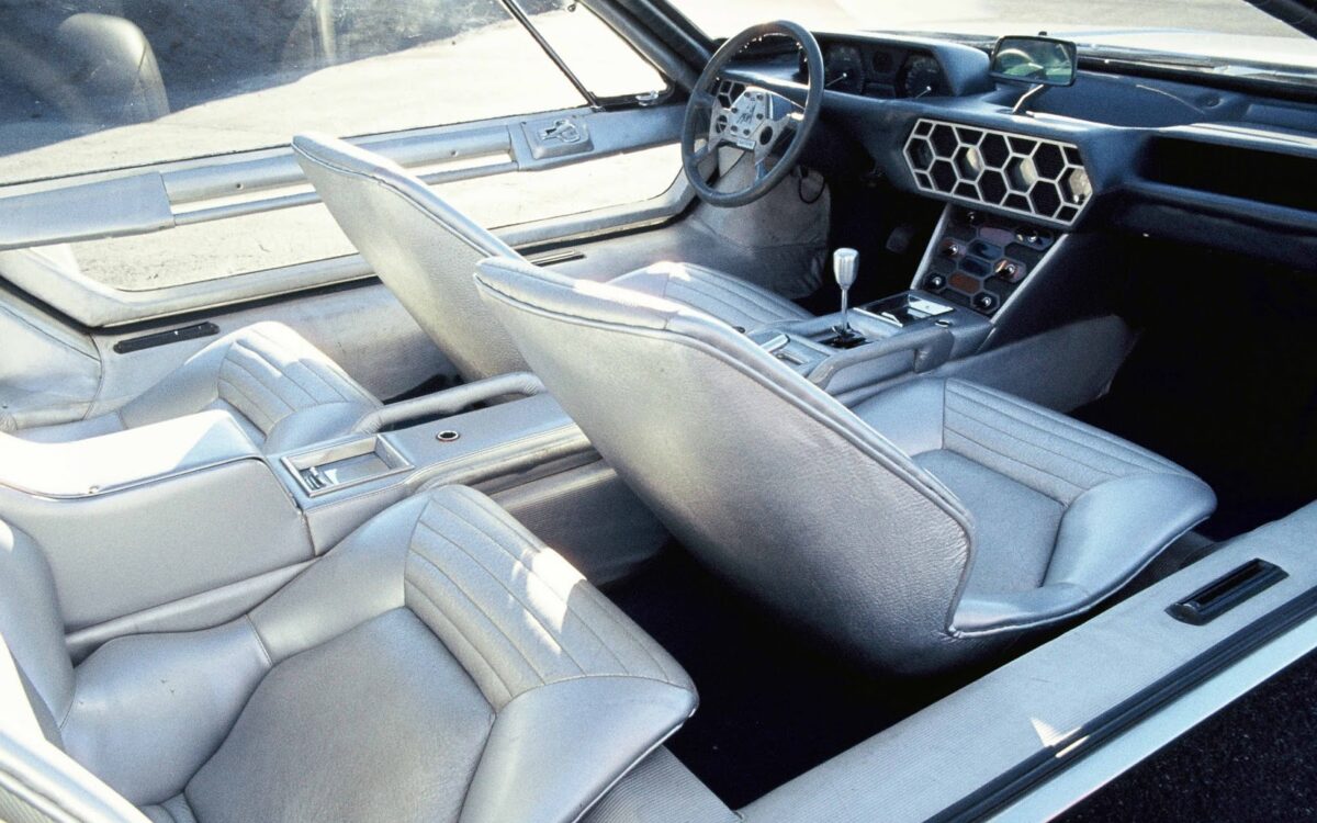 1967_Bertone_Lamborghini_Marzal_Interior_03