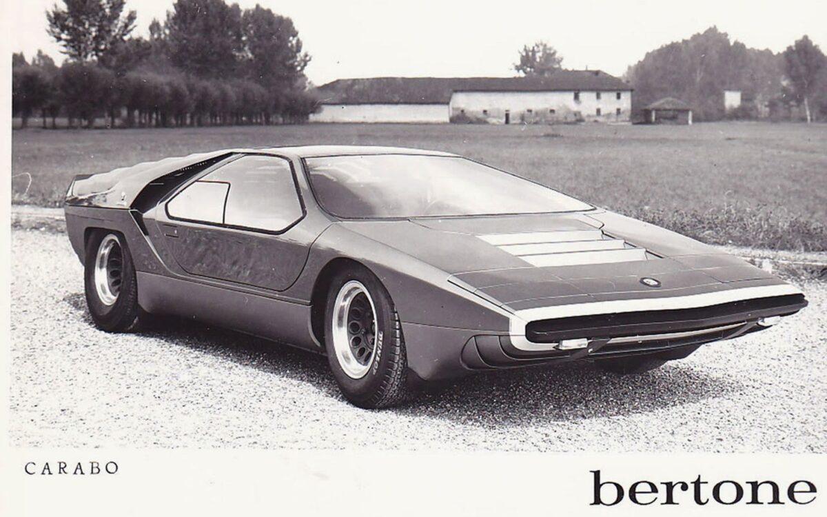 1968_Bertone_Alfa-Romeo_Carabo