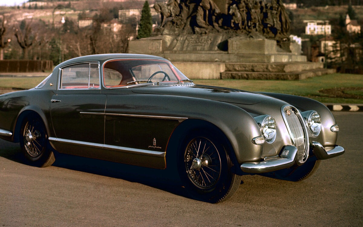 1955_Jaguar-XK120-Coupe_01