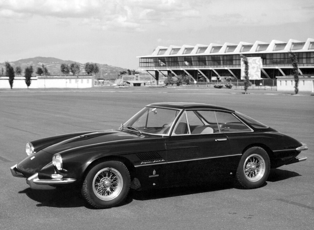 1962_Pininarina_Ferrari_Superfast-IV_02