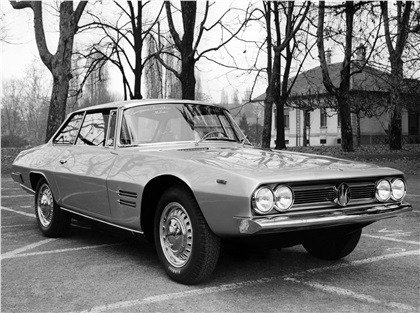 1963-Boneschi-Maserati-3500-GTI-Tight-01