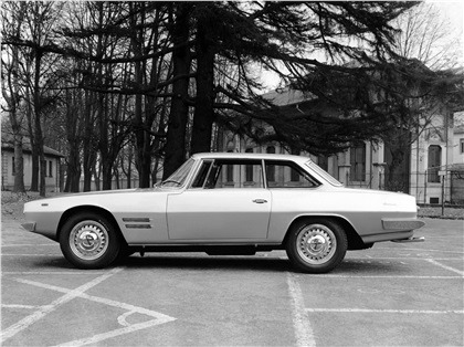 1963-Boneschi-Maserati-3500-GTI-Tight-03