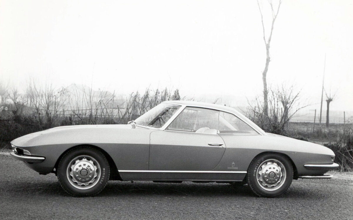 1963-Pininfarina-Alfa-Romeo-2600-Coupe-Speciale-01