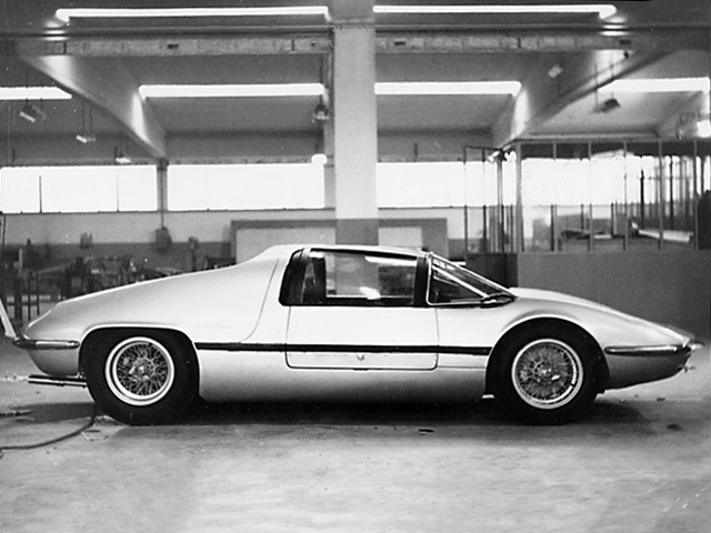 1968_Michelotti_Ferrari_275_P2_04