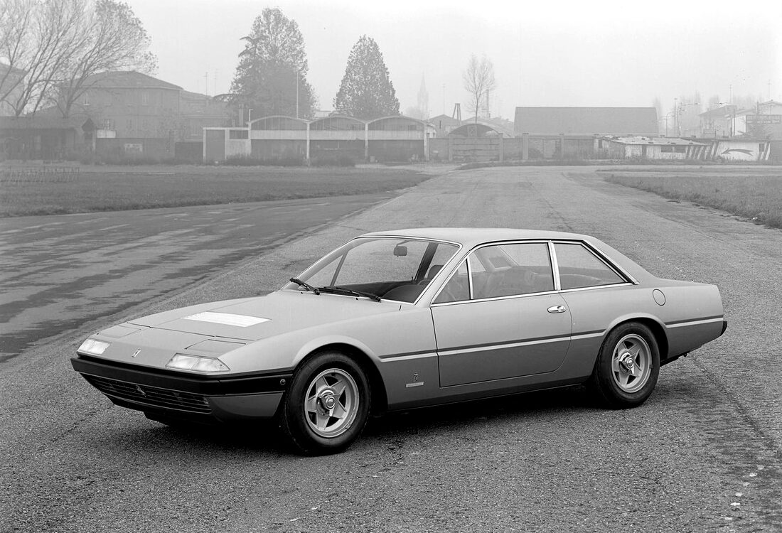 1972-Pininfarina-Ferrari-365-GT4_01