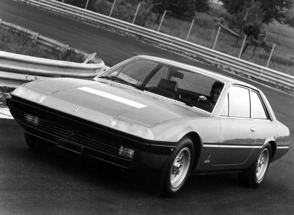 1972-Pininfarina-Ferrari-365-GT4_03