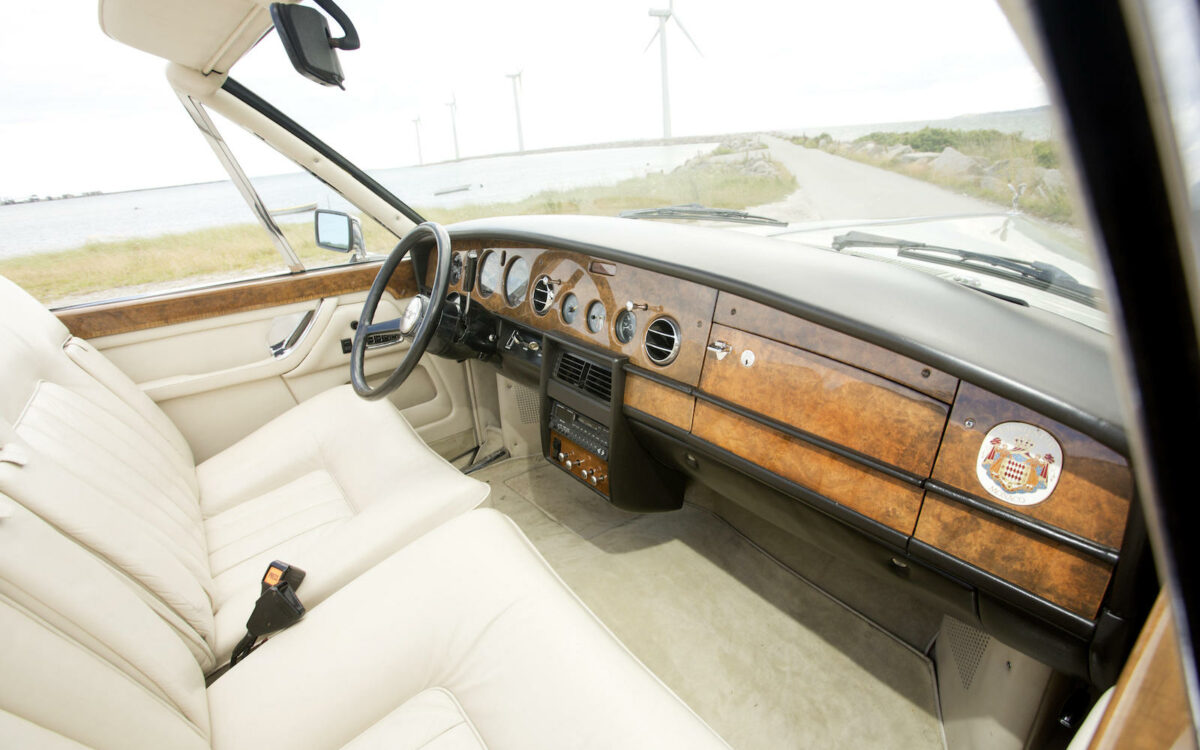 1973-Rolls-Royce-Phantom-VI-Drophead-Coupe-by-Frua-Interior-01