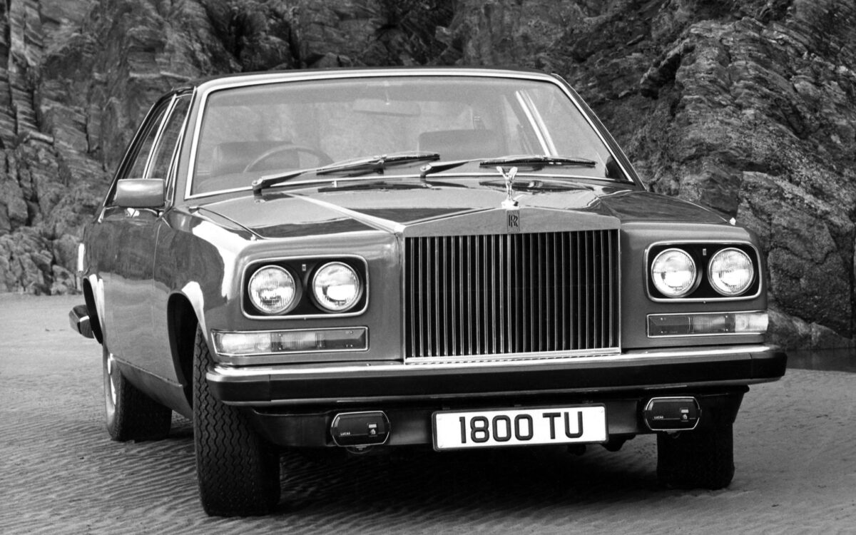 1975_Rolls-Royce_Camargue_05