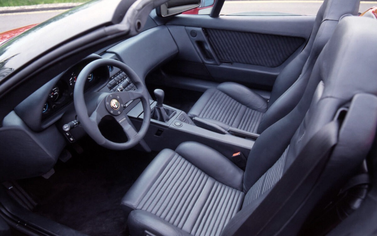 1991-Alfa-Romeo-164-Proteo-Interior-01