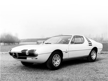 1967_Bertone_Alfa-Romeo_Montreal_Expo_Prototipo_01