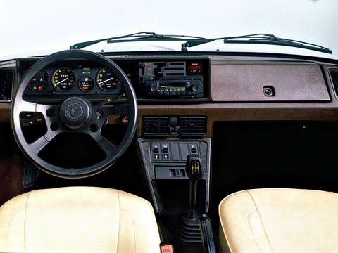1980_Bertone_Fiat_X1_9_interior