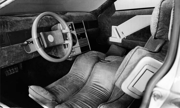 1984_Bertone_Chevrolet_Ramarro_Concept_interior_04