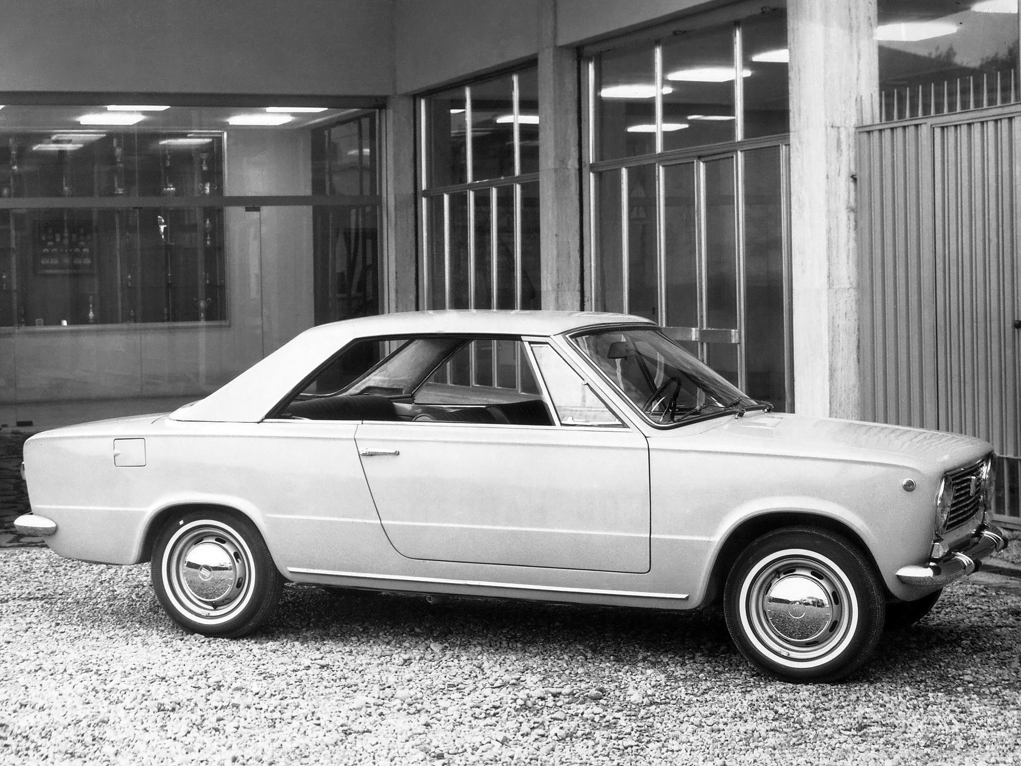 1966-Touring-Fiat-124-C4-Cabriolet-Hardtop-01