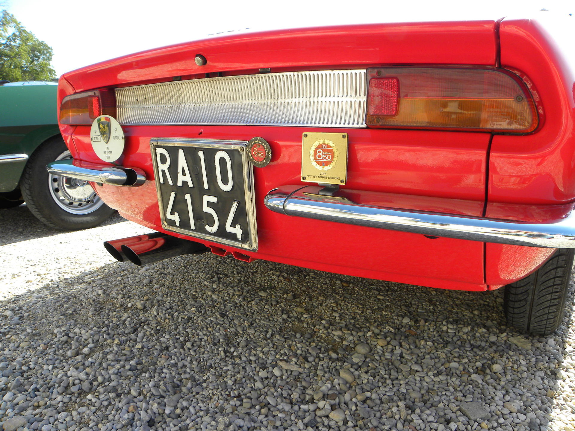 Fiat_850_spider_1965_retro