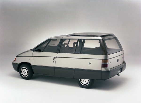 1983-Ghia-Ford-APV-Concept-03