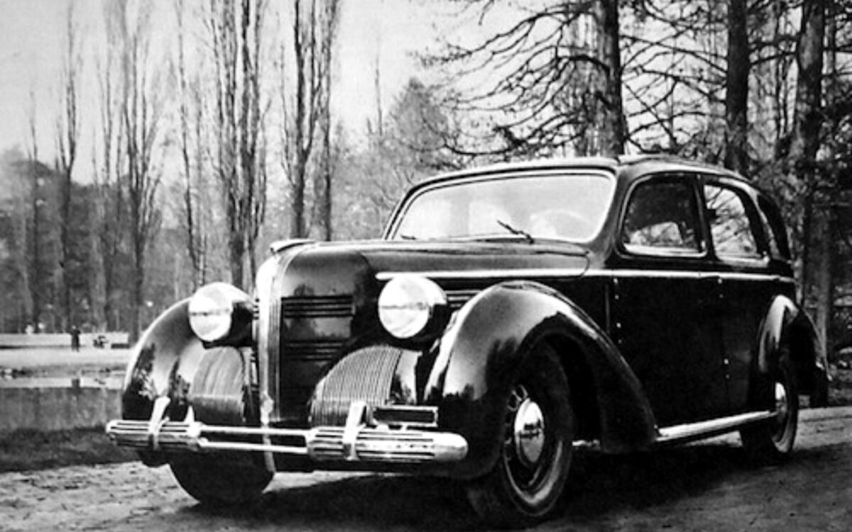 A 1940 Fiat 2800 one-off sedan in real american style.