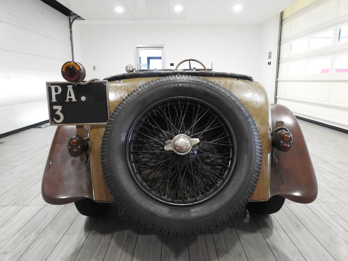 Bugatti t44 ghia (2)