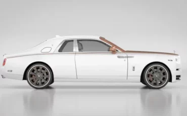 Rolls-Royce Phantom loses two doors: Ares Modena makes it sexier